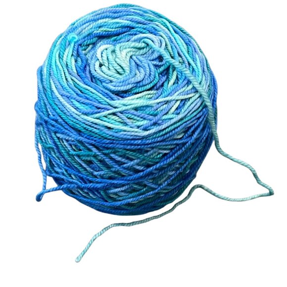 Hand-Dyed Blue & Aqua Gradient Yarn Skein For Knitting Crocheting Or Crafting Pr - Picture 2 of 4
